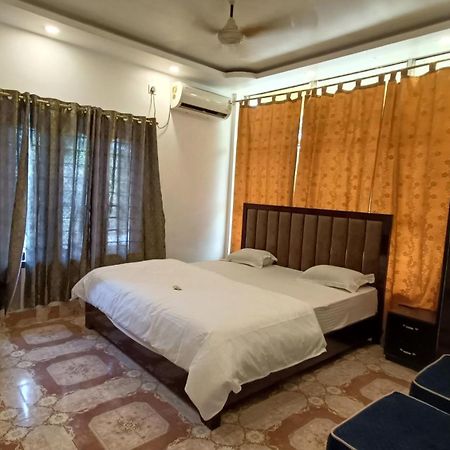 Hotel Santi Palace Bokākhāt エクステリア 写真