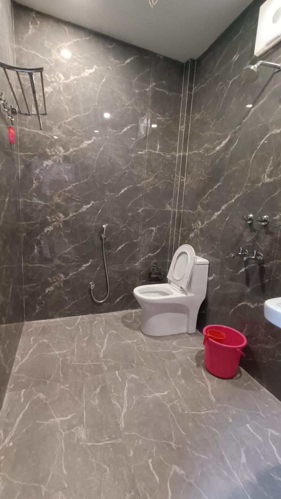 Hotel Santi Palace Bokākhāt エクステリア 写真