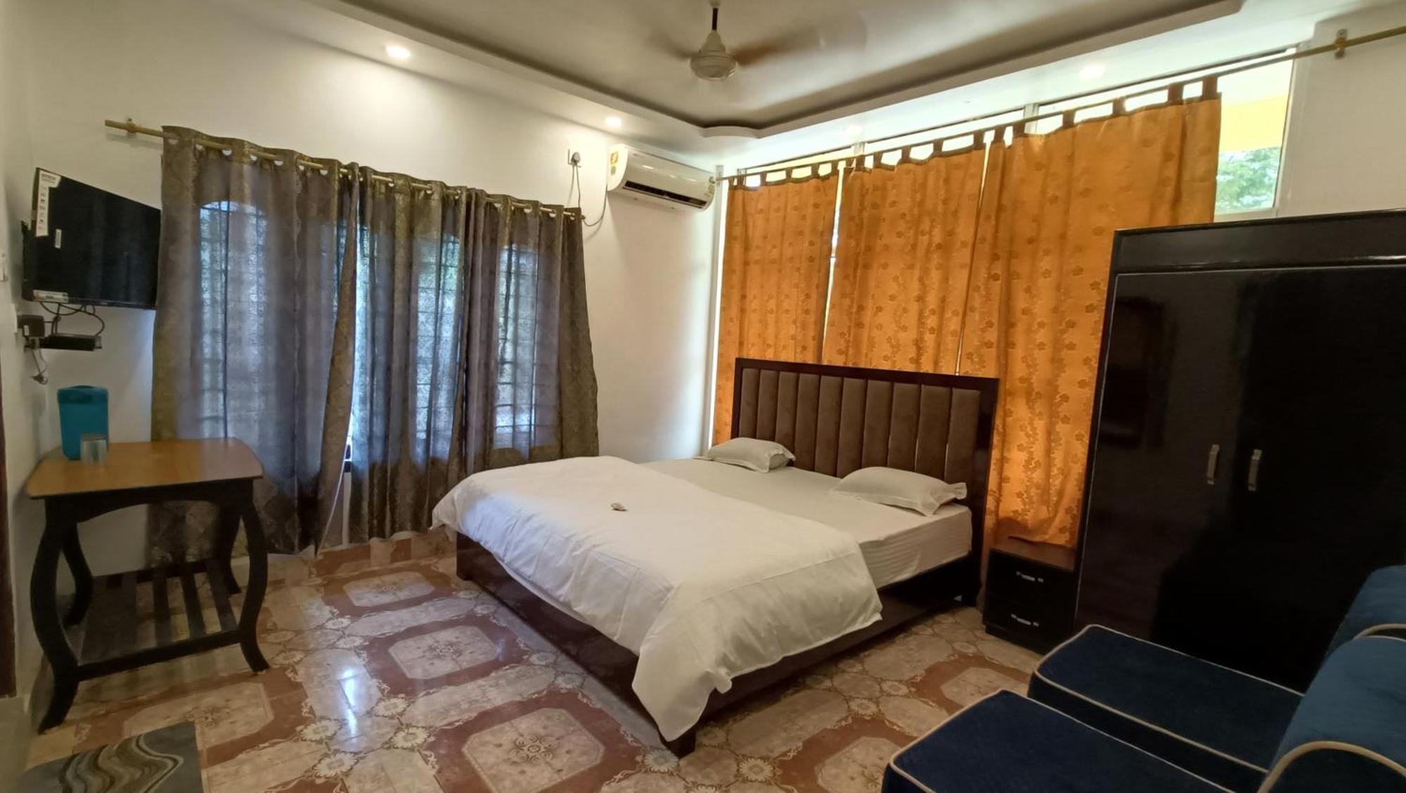 Hotel Santi Palace Bokākhāt エクステリア 写真